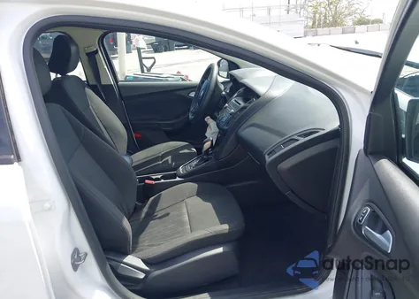 2017 Ford Focus Se z USA, uszkodzony, nr VIN 1FADP3K2XHL333156